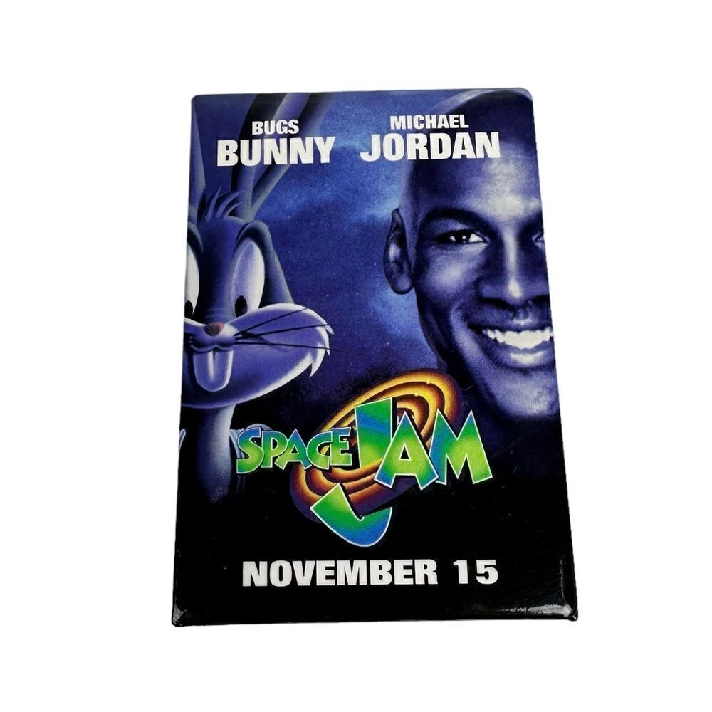 Michael Jordan Space Jam Bugs Bunny 1996 Warner Bros Movie Promo Pin Button